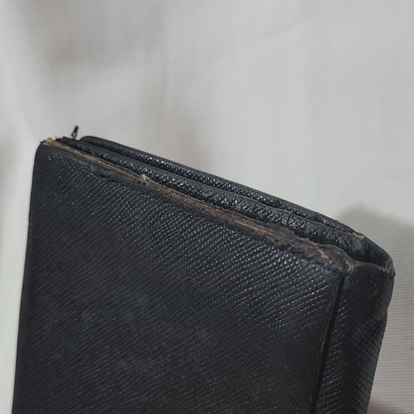 Authentic Burberry ladies long bifold wallet - Picture 3 of 16